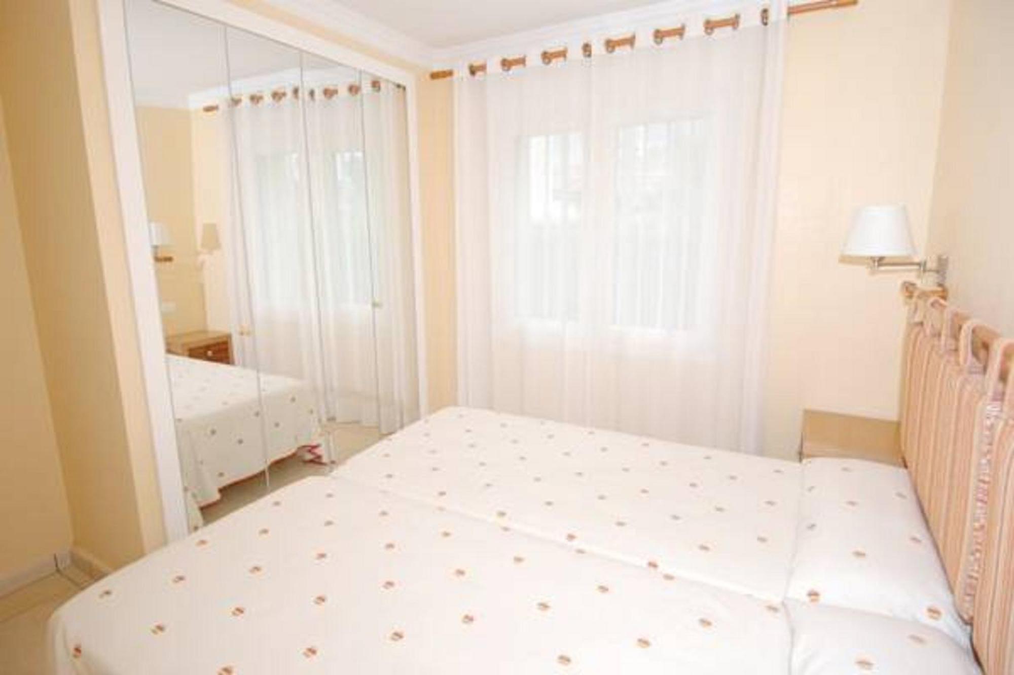 Villa Gaudi Oliva Cameră foto